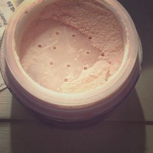 Bare minerals veil setting powder.